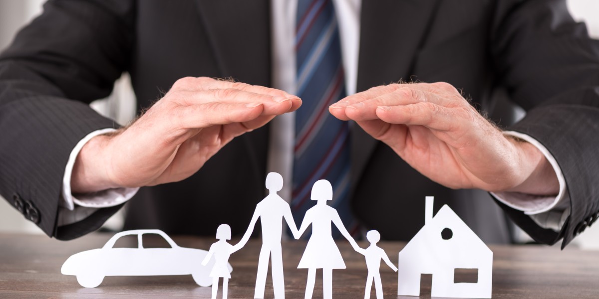 insurance-agent-protecting-family-of-clients